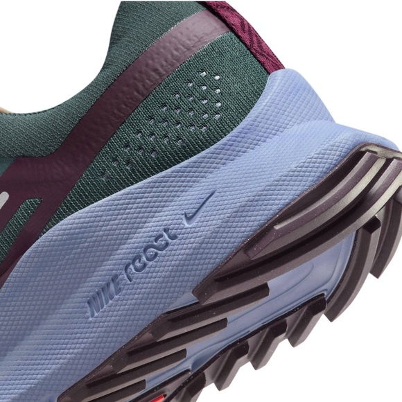 Nike Green and Burgundy Athletic Shoes - Picture 2 of 4